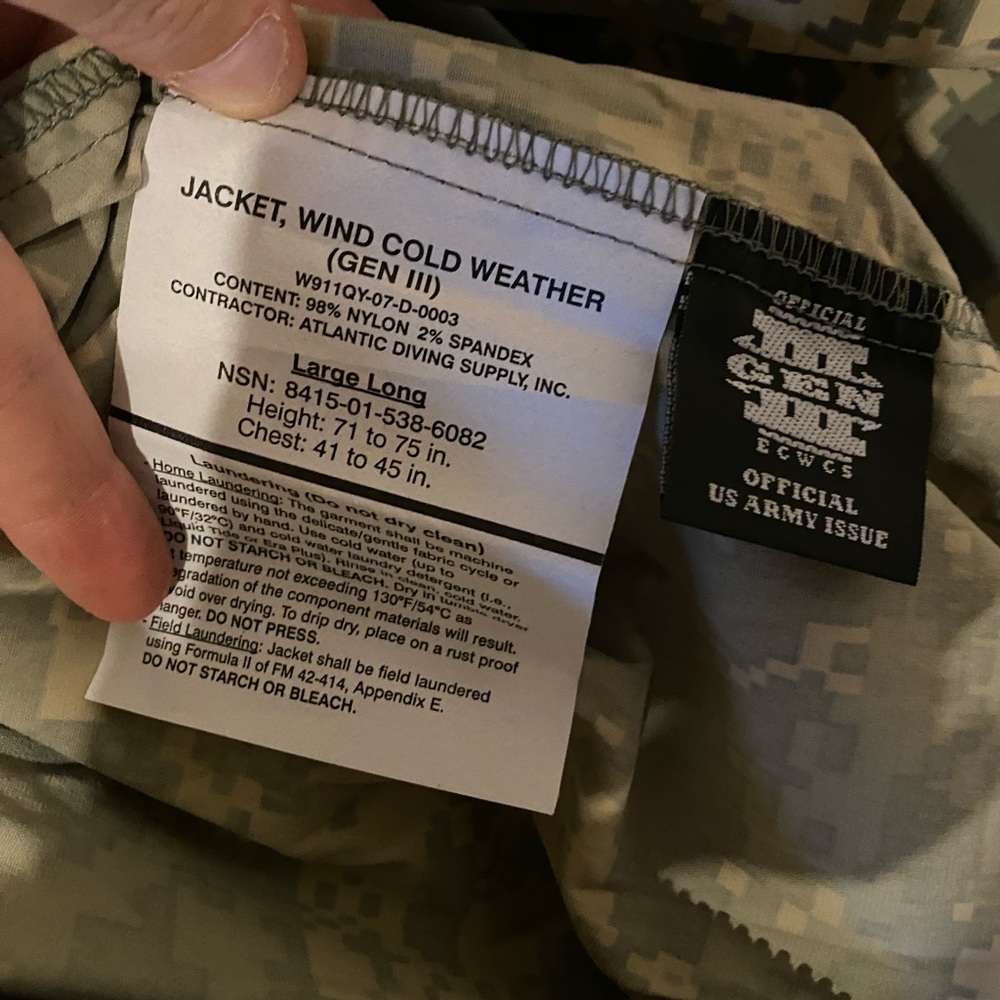 NWT ACU extreme Cold/Wind Gen III TOP sz lg - Picture 4 of 4